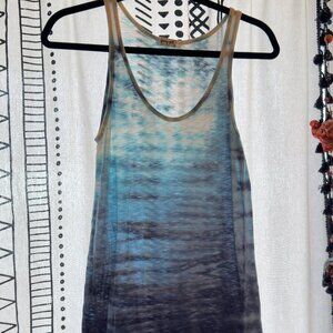 OM GIRL turquoise/blue ombre tie-dye tank (XL)